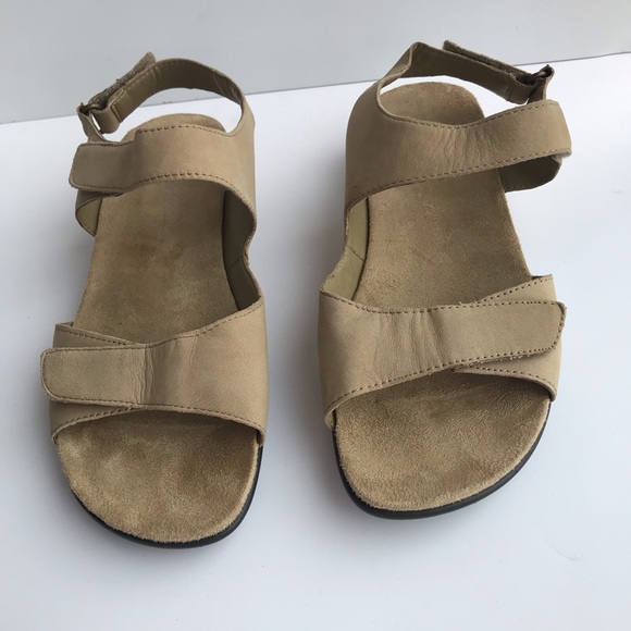 hartwell flat sandals